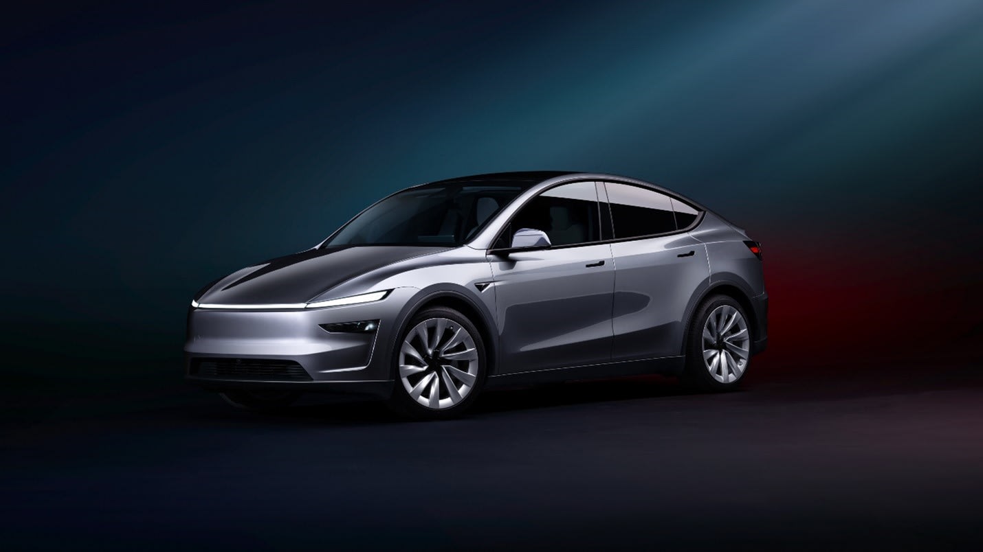 Yeni Tesla Model Y resmi stüdyo görseli
